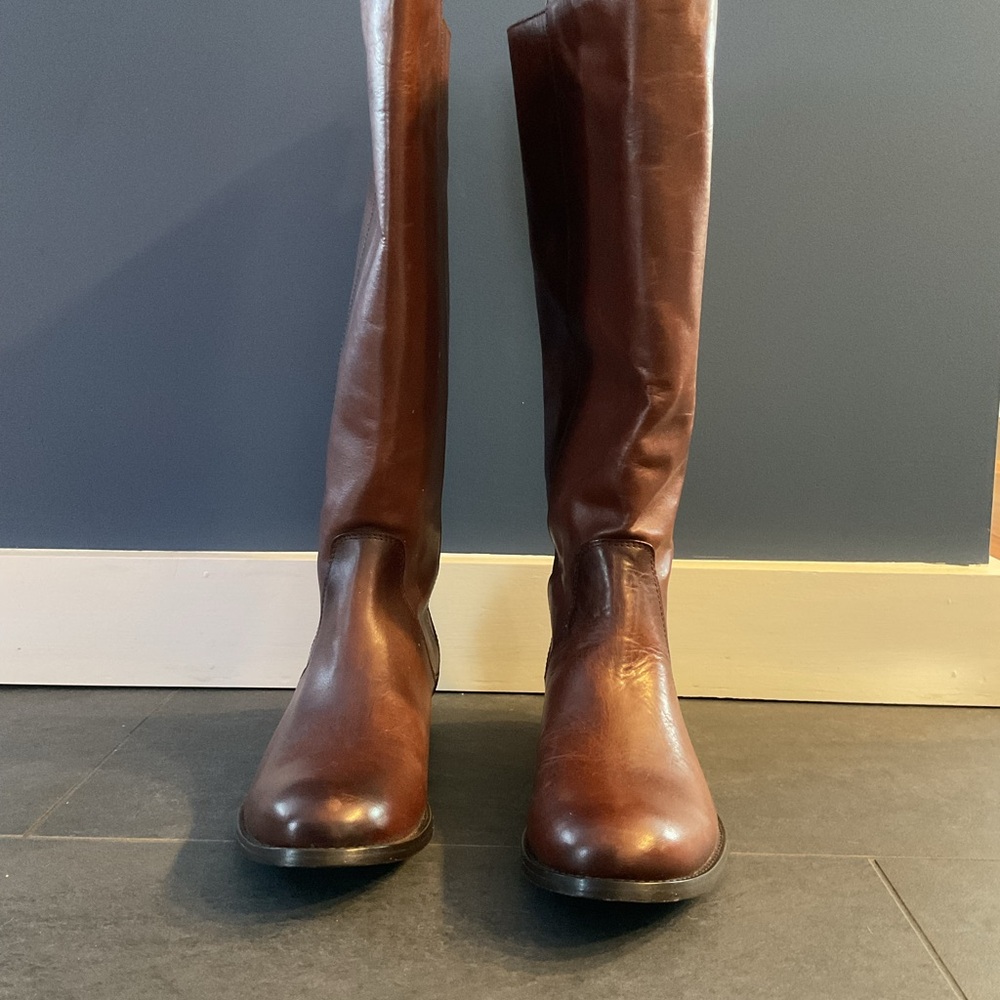 FRYE Elegant Brown Riding Boots - Picture 3 of 9